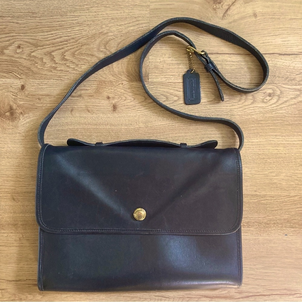 Rare Coach Avenue Vintage Shoulder Bag in Full-Grain Black Leather